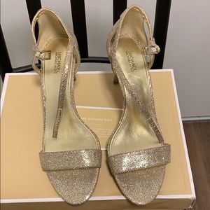 USED Micheal Kors Gold Glitter Open Toed Shoe